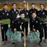 La plantilla del Palma Futsal entrega regalos y sonrisas en Son Espases