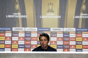 Schelotto en la sala de prensa