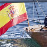 El Rey Juan Carlos se indispone para las regatas en Mallorca pero navega en Francia