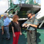 La delegada del Gobierno visita el buque oceánico  de la Guardia Civil “Rio Miño”