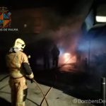 Gran incendio en la comisaría de la Policía Local de Palma en Son Gotleu
