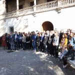 Más de medio centenar de personas asisten al minuto de silencio institucional en el Consolat por la mujer asesinada