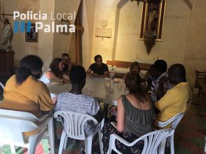 Reunión Policia, Angélica Pastor y vendedores ambulantes