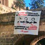 Arran ha sido denunciado por la pancarta en la que criticaban a Pericay, Bauzá y Campos