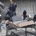 Una treintena de muertos tras derrumbarse un puente de Génova (Italia)