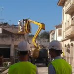 Comienzan las tareas de demolición de las dos viviendas de Sant Llorenç más afectadas por las inundaciones