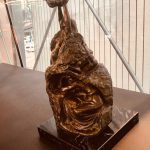 El Govern entrega al Parlamento Europeo la escultura 'La Balanguera', de Jaume Mir