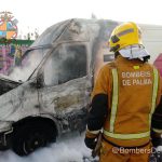 Una furgoneta se incendia en Palma