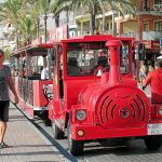 Detienen a un turista por averiar el tren turístico de Platja de Palma