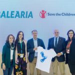 La Fundació Baleària presenta en FITUR unas camisetas solidarias
