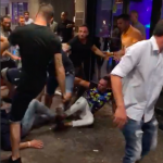 Pelea multitudinaria en un bar del Paseo Marítimo ensombrece el fin de semana