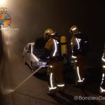 Un coche se incendia en el interior del túnel de Avenidas