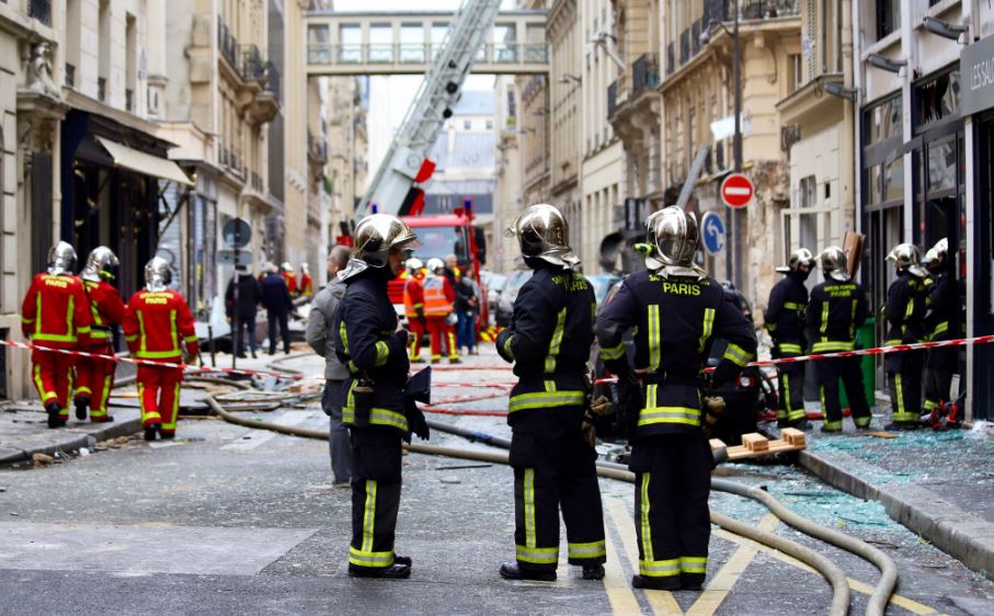 Paris, explosión panaderia, bomberos