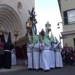 Bajan los participantes en las procesiones de Semana Santa en Menorca