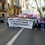 Miles de estudiantes se manifiestan a favor del feminismo