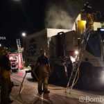 Los Bomberos sofocan un incendio en un camión de Emaya