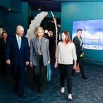 La Reina Sofía inaugura una proyección sobre ballenas jorobadas en el Palma Aquarium