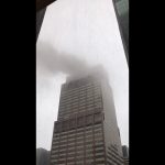 Un helicóptero se estrella contra un rascacielos en Nueva York