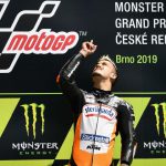 Arón Canet vence en Brno y recupera el liderato en el mundial de Moto3