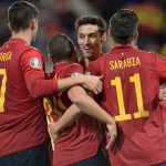 España golea a Malta para asegurarse el liderato del grupo (7-0)