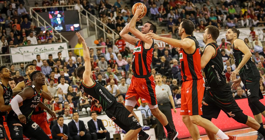 Foto: Fermin Rodriguez. 3er partido de playoffs de ascenso a ACB entre el Coviran Granada e Iberojet Palma