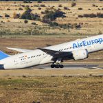 Armengol dice tener el "compromiso" de Air Europa e Iberia de que la compra "no afectará al empleo y a la conectividad"