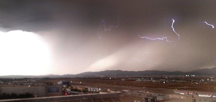 Tormenta torre de control aeropuerto Palma