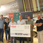 Eroski entrega a Projecte Home 40.000 euros recaudados con la campaña 'Amb tu la vida agafa color'