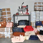 Detenido el dueño de siete tiendas en Cales de Mallorca por vender prendas falsificadas
