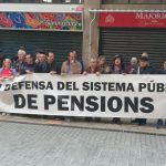 Protesta ante el Parlament para exigir una subida de las pensiones acorde al IPC