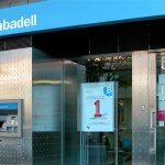 El Banco Sabadell condenado por comercializar una tarjeta con un interés del 40,87% TAE