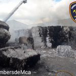 Controlado el incendio declarado en una nave de reciclaje de papel en el Polígono de Marratxí