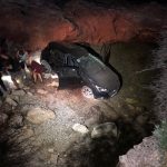 Rescatan a los ocupantes de un coche que se ha precipitado por un acantilado de Eivissa