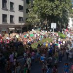 Miles de jóvenes salen a la calle para exigir que se declare la "emergencia climática"
