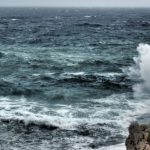 Mallorca y Menorca, en riesgo este lunes por oleaje