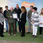 Coinga, la primera empresa del sector lácteo de Balears que recibe el certificado de bienestar animal de Aenor