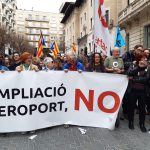 Unas 400 personas reclaman la "paralización" de la ampliación del aeropuerto de Palma