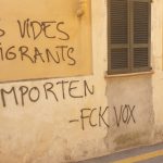 Atacan la sede de VOX en Alcúdia que aparece llena de pintadas