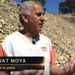 El alcalde de Binissalem visita al "artesà de la pedra" Bernat Moyà