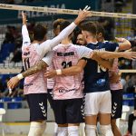 El Urbia U Energía continúa y se impone al Voleibol Almoradí (3-0)