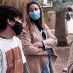 Alumnos del IES Quartó de Portmany, Elsa Lüders y Ángel Rodado participan en una campaña de concienciación de la COVID-19