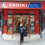 Eroski abrirá sus supermercados de Mallorca de 08:00 a 20:00 horas hasta el 11 de enero por la pandemia