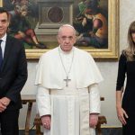 Pedro Sánchez se reúne en el Vaticano con el Papa Francisco
