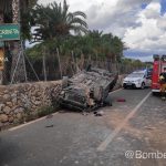 Rescatan a un conductor atrapado tras sufrir un accidente en la carretera vieja de Bunyola