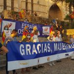Un centenar de personas se manifiestan a favor de la Monarquía en Palma