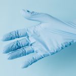 Europa recomienda lavarse las manos y no usar guantes