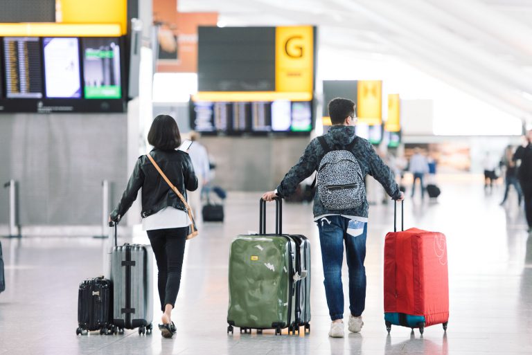 turistas, pasajeros, aeropuerto Londres