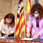 Armengol y Montero firman el convenio para la transferencia de los 855 millones para ayudas directas