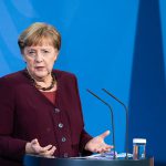 Merkel aboga por un 'confinamiento exprés' para rebajar drásticamente los contagios en Alemania