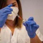 Un 20% de los usuarios y trabajadores de residencias se han vacunado contra la COVID en Balears